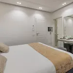 بيت ضيافة Golden House Cinecitta روما